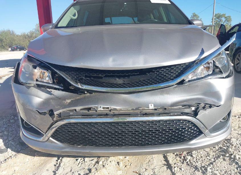 Photo 6 of 2017 Chrysler Pacifica TOURING-L (VIN 2C4RC1BG4HR688715)