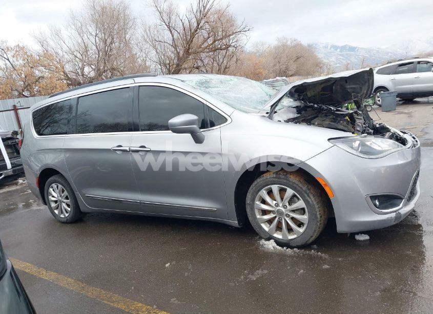 Photo 14 of 2017 Chrysler Pacifica TOURING-L (VIN 2C4RC1BG4HR815916)