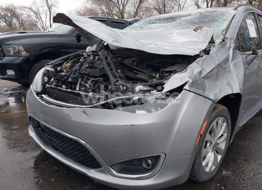 Photo 6 of 2017 Chrysler Pacifica TOURING-L (VIN 2C4RC1BG4HR815916)