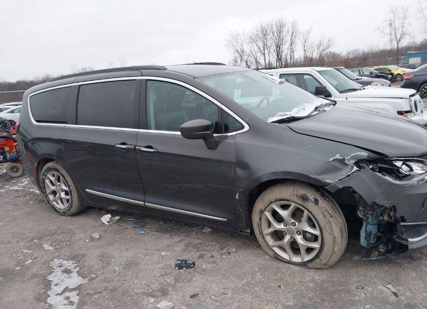 Photo 13 of 2017 Chrysler Pacifica TOURING-L (VIN 2C4RC1BG4HR816077)