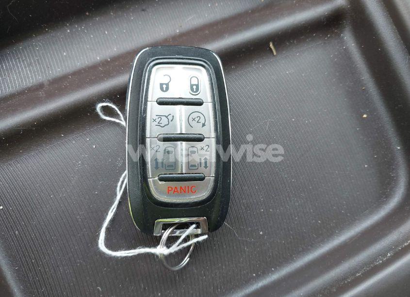 Photo 11 of 2018 Chrysler Pacifica TOURING L (VIN 2C4RC1BG4JR100494)