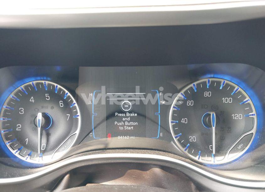 Photo 15 of 2018 Chrysler Pacifica TOURING L (VIN 2C4RC1BG4JR100494)