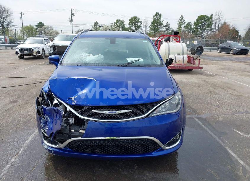 Photo 12 of 2018 Chrysler Pacifica TOURING L (VIN 2C4RC1BG4JR315972)