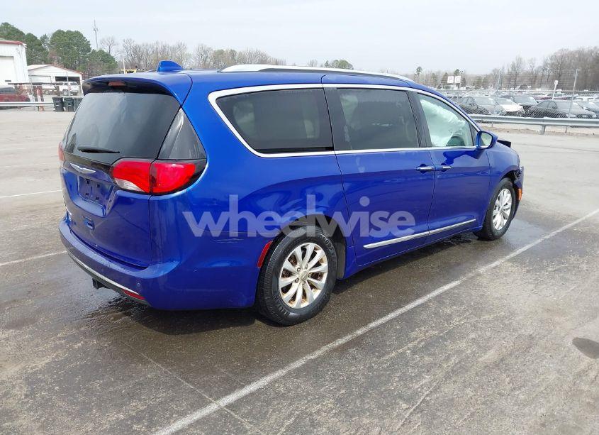 Photo 4 of 2018 Chrysler Pacifica TOURING L (VIN 2C4RC1BG4JR315972)
