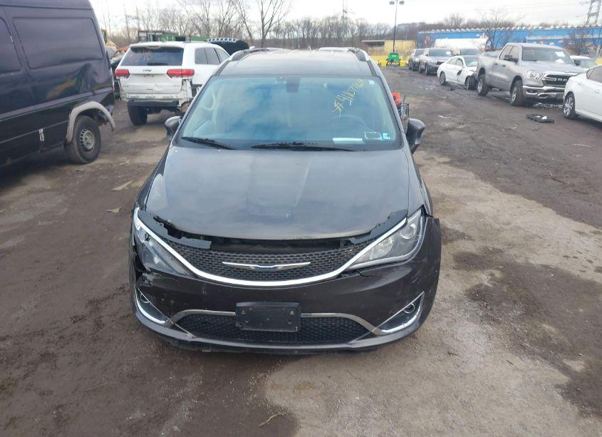 Photo 12 of 2018 Chrysler Pacifica TOURING L (VIN 2C4RC1BG4JR353167)