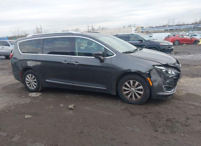 Photo 13 of 2018 Chrysler Pacifica TOURING L (VIN 2C4RC1BG4JR353167)