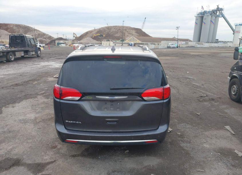 Photo 16 of 2018 Chrysler Pacifica TOURING L (VIN 2C4RC1BG4JR353167)