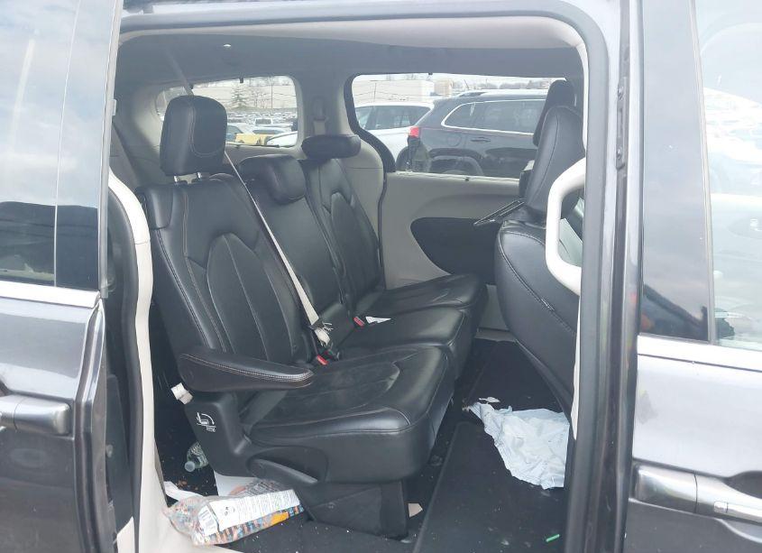 Photo 8 of 2018 Chrysler Pacifica TOURING L (VIN 2C4RC1BG4JR353167)