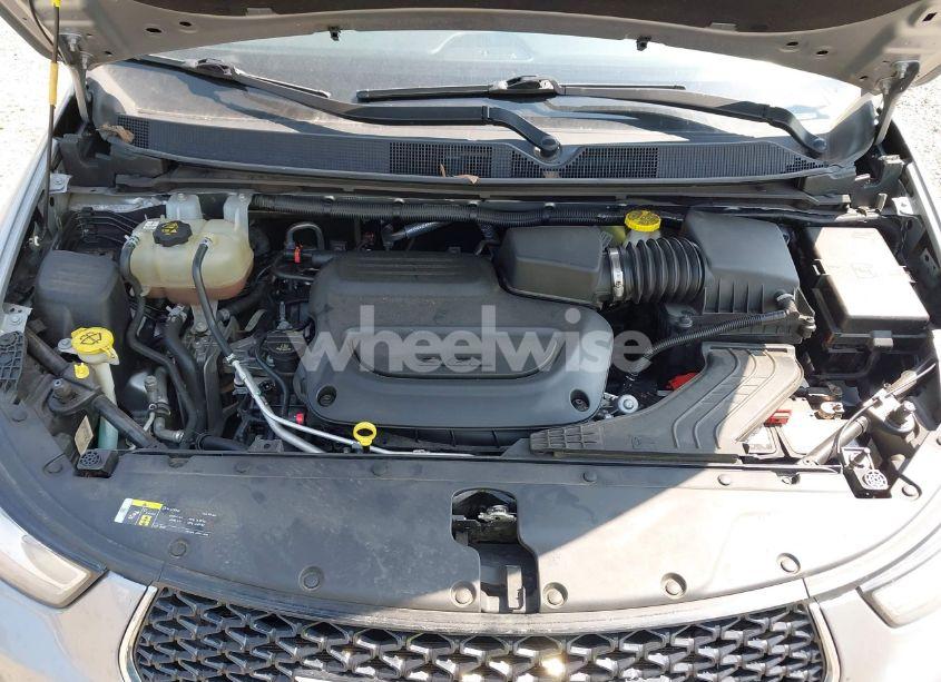 Photo 10 of 2021 Chrysler Pacifica TOURING L (VIN 2C4RC1BG4MR528098)