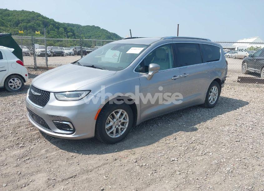 Photo 2 of 2021 Chrysler Pacifica TOURING L (VIN 2C4RC1BG4MR528098)