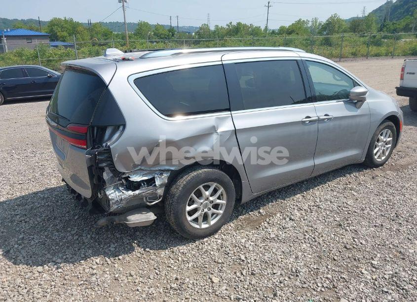 Photo 4 of 2021 Chrysler Pacifica TOURING L (VIN 2C4RC1BG4MR528098)