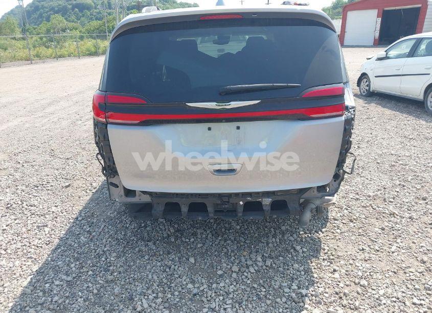 Photo 6 of 2021 Chrysler Pacifica TOURING L (VIN 2C4RC1BG4MR528098)