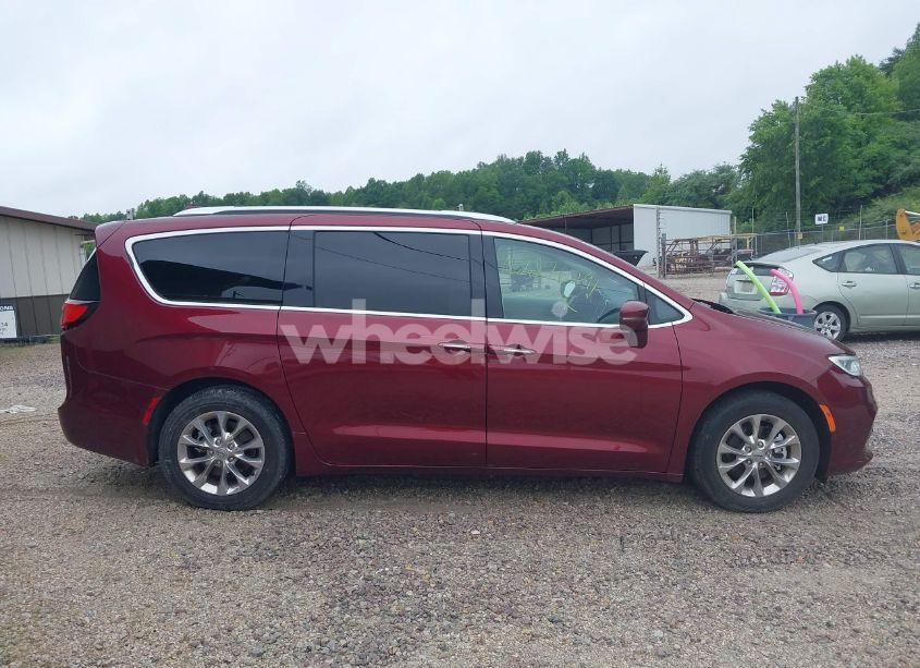 Photo 13 of 2021 Chrysler Pacifica TOURING L (VIN 2C4RC1BG4MR578113)