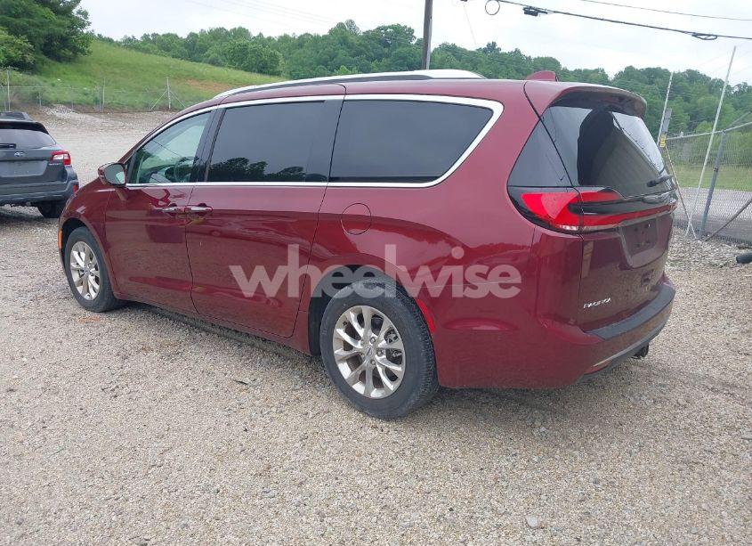 Photo 3 of 2021 Chrysler Pacifica TOURING L (VIN 2C4RC1BG4MR578113)