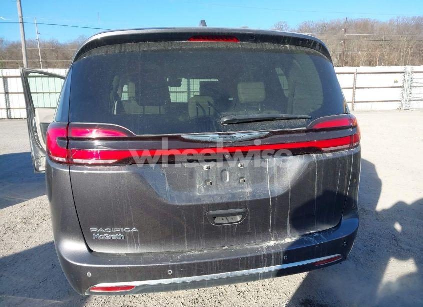 Photo 16 of 2021 Chrysler Pacifica TOURING L (VIN 2C4RC1BG4MR599060)