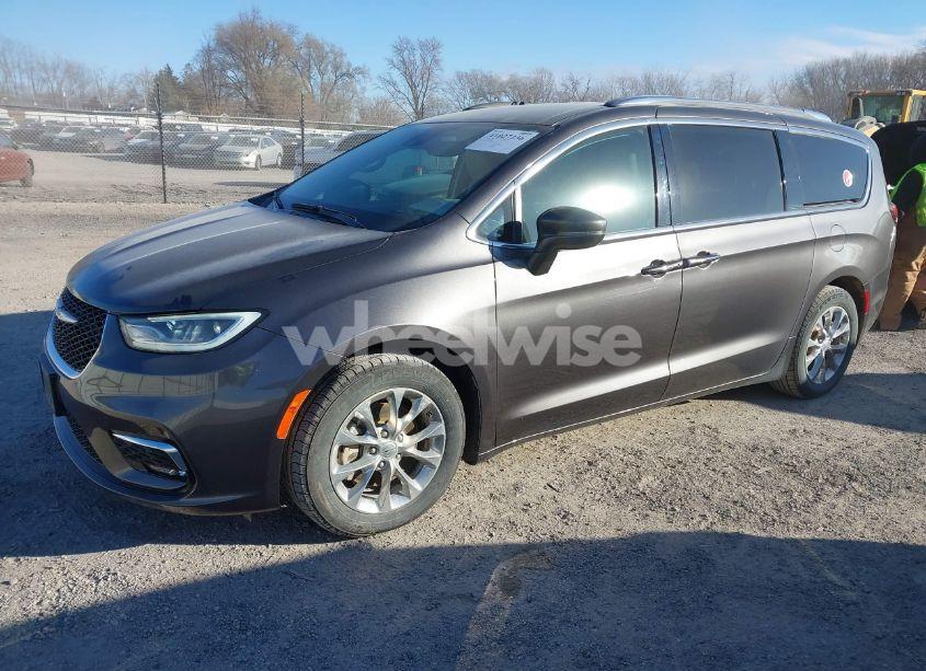 Photo 2 of 2021 Chrysler Pacifica TOURING L (VIN 2C4RC1BG4MR599060)
