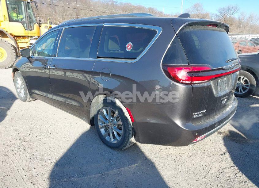 Photo 3 of 2021 Chrysler Pacifica TOURING L (VIN 2C4RC1BG4MR599060)