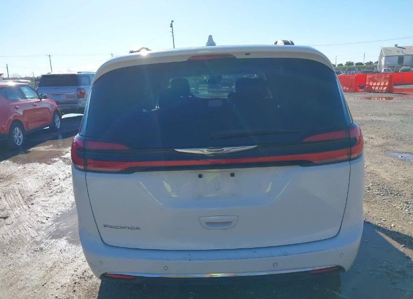 Photo 16 of 2022 Chrysler Pacifica TOURING L (VIN 2C4RC1BG4NR111842)