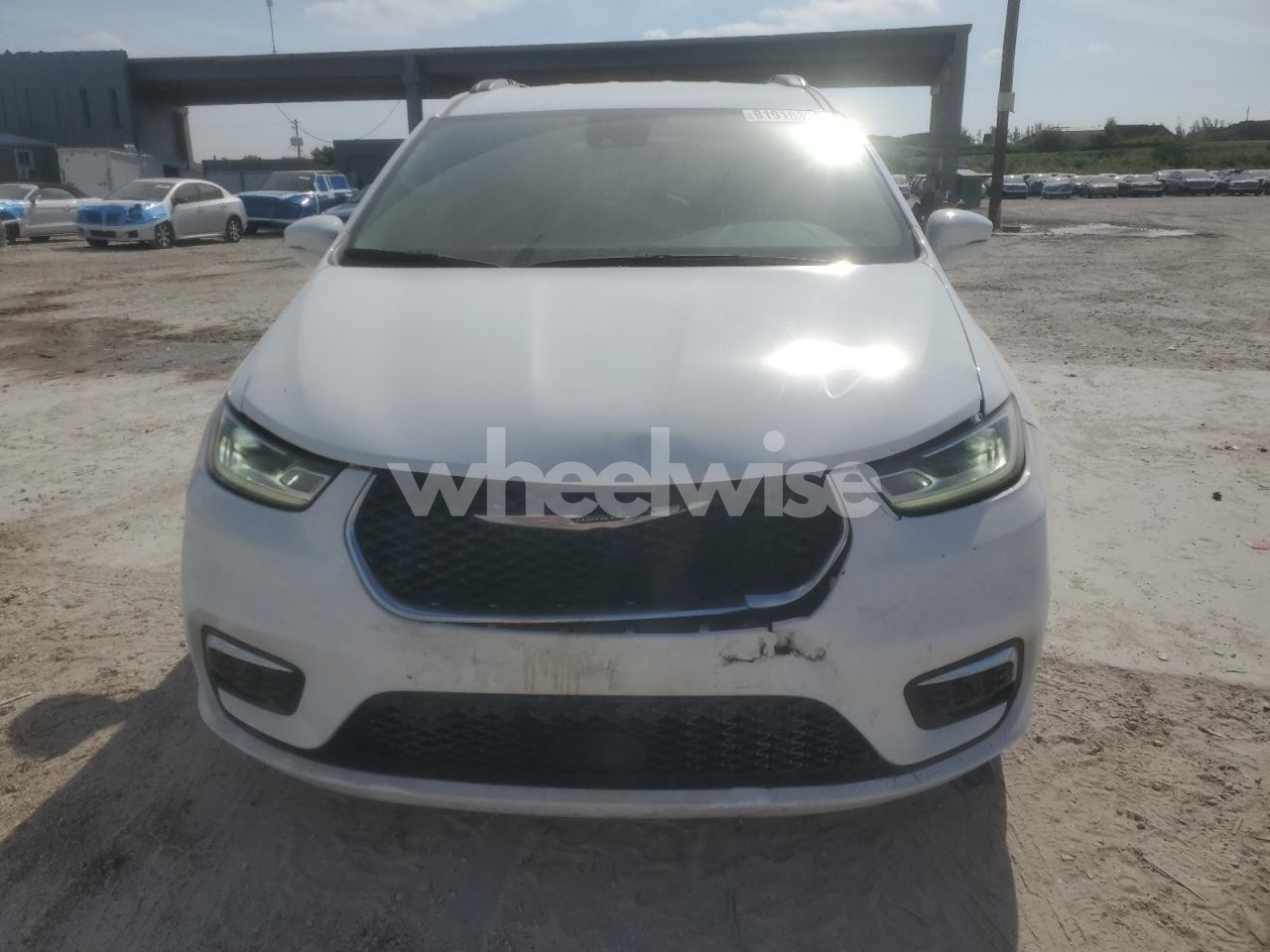 Photo 5 of 2022 CHRYSLER PACIFICA TOURING L (VIN 2C4RC1BG4NR145697)