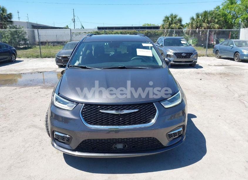 Photo 12 of 2022 Chrysler Pacifica TOURING L (VIN 2C4RC1BG4NR176416)