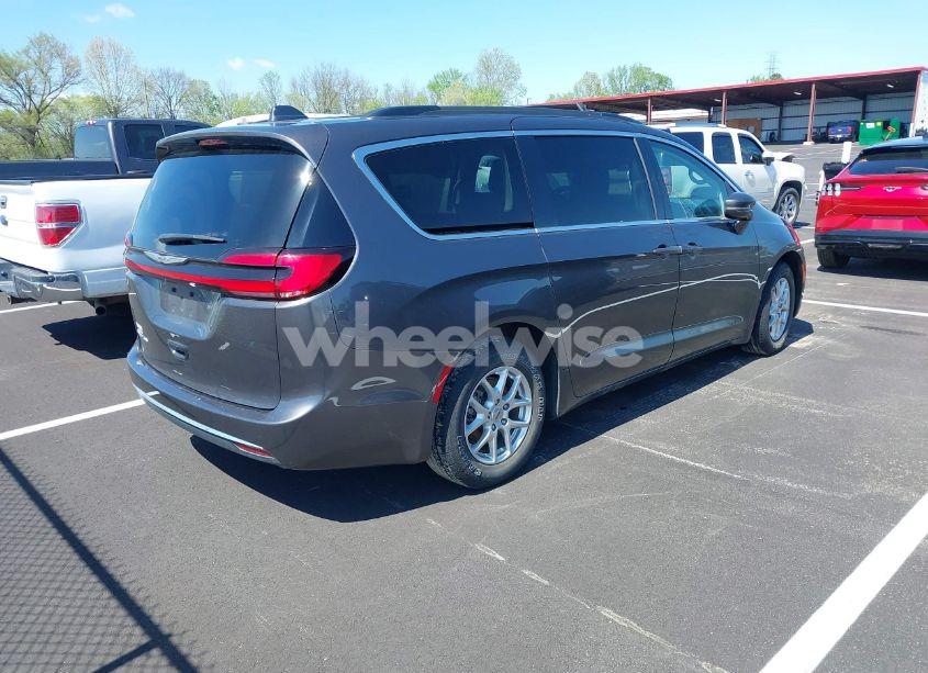 Photo 4 of 2022 Chrysler Pacifica TOURING L (VIN 2C4RC1BG4NR177923)