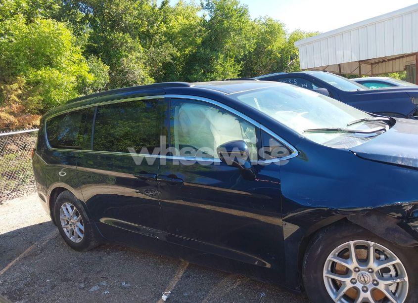 Photo 13 of 2022 Chrysler Pacifica TOURING L (VIN 2C4RC1BG4NR186458)