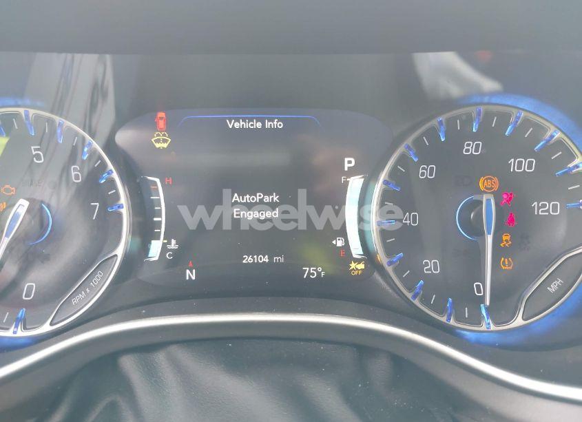 Photo 15 of 2022 Chrysler Pacifica TOURING L (VIN 2C4RC1BG4NR186458)