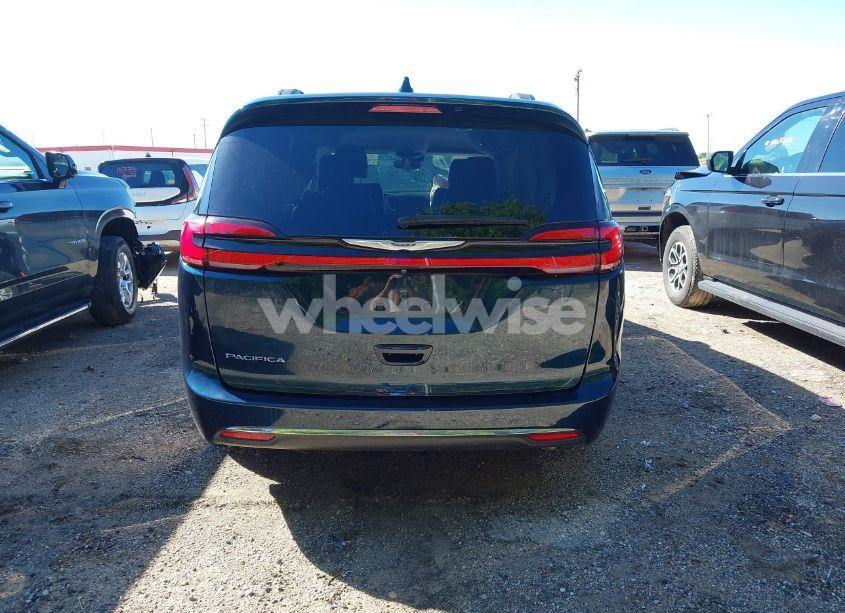 Photo 16 of 2022 Chrysler Pacifica TOURING L (VIN 2C4RC1BG4NR186458)