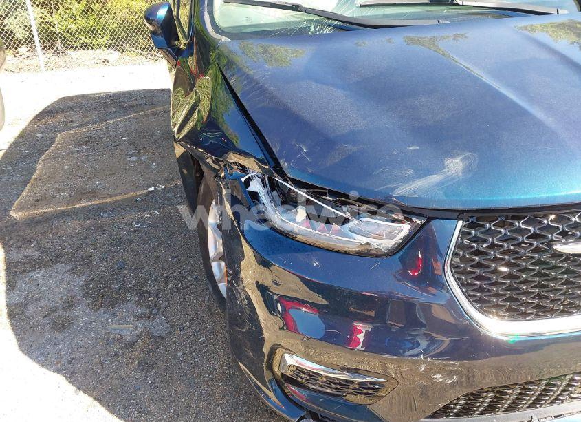 Photo 18 of 2022 Chrysler Pacifica TOURING L (VIN 2C4RC1BG4NR186458)