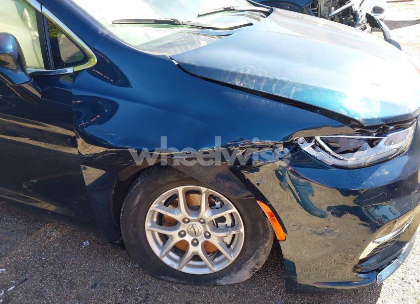 Photo 6 of 2022 Chrysler Pacifica TOURING L (VIN 2C4RC1BG4NR186458)