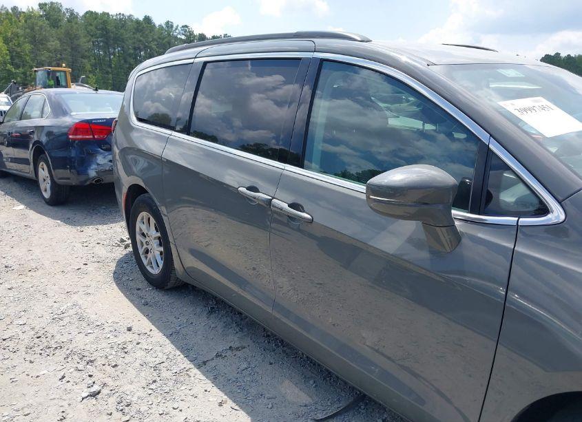 Photo 13 of 2022 Chrysler Pacifica TOURING L (VIN 2C4RC1BG4NR188050)