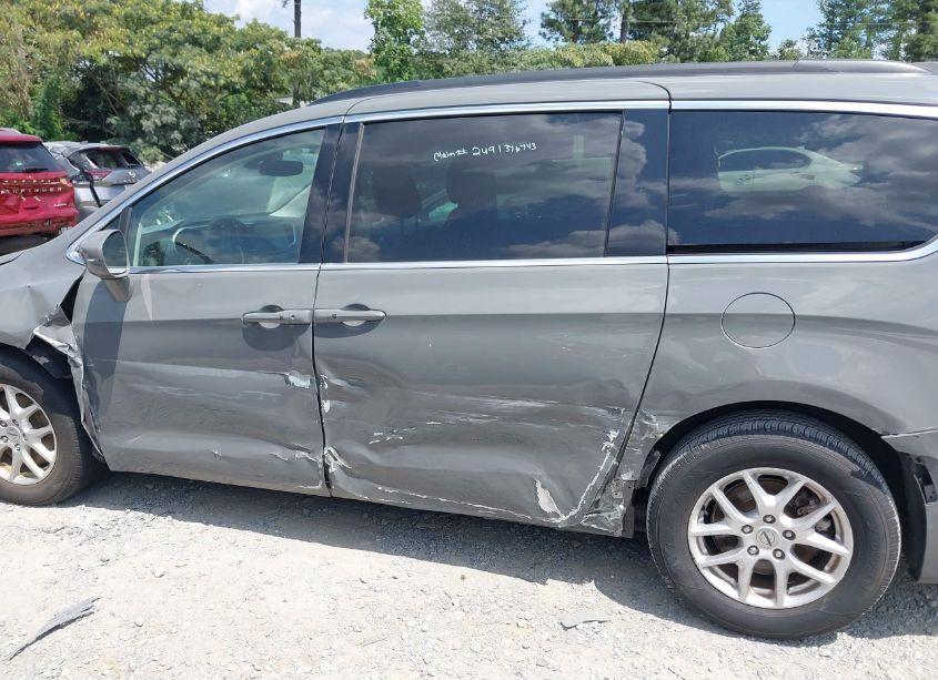 Photo 14 of 2022 Chrysler Pacifica TOURING L (VIN 2C4RC1BG4NR188050)