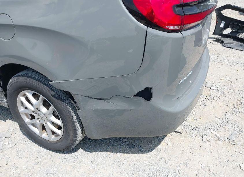 Photo 19 of 2022 Chrysler Pacifica TOURING L (VIN 2C4RC1BG4NR188050)