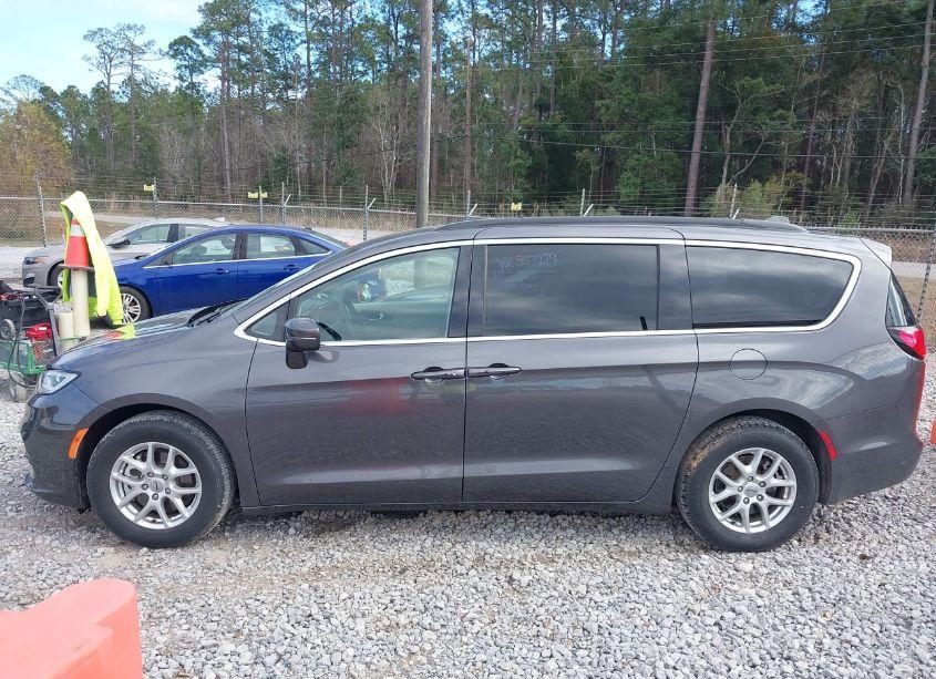 Photo 14 of 2022 Chrysler Pacifica TOURING L (VIN 2C4RC1BG4NR188923)