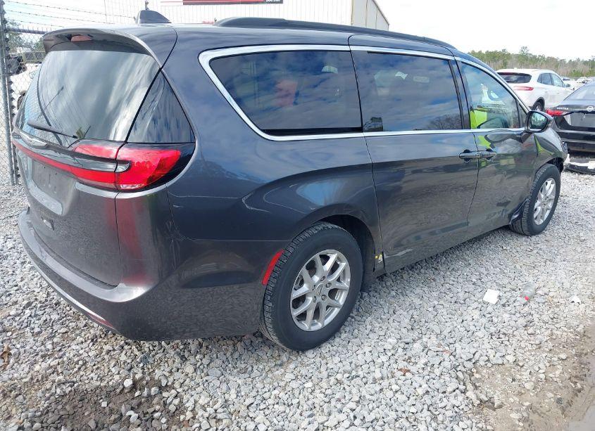 Photo 4 of 2022 Chrysler Pacifica TOURING L (VIN 2C4RC1BG4NR188923)