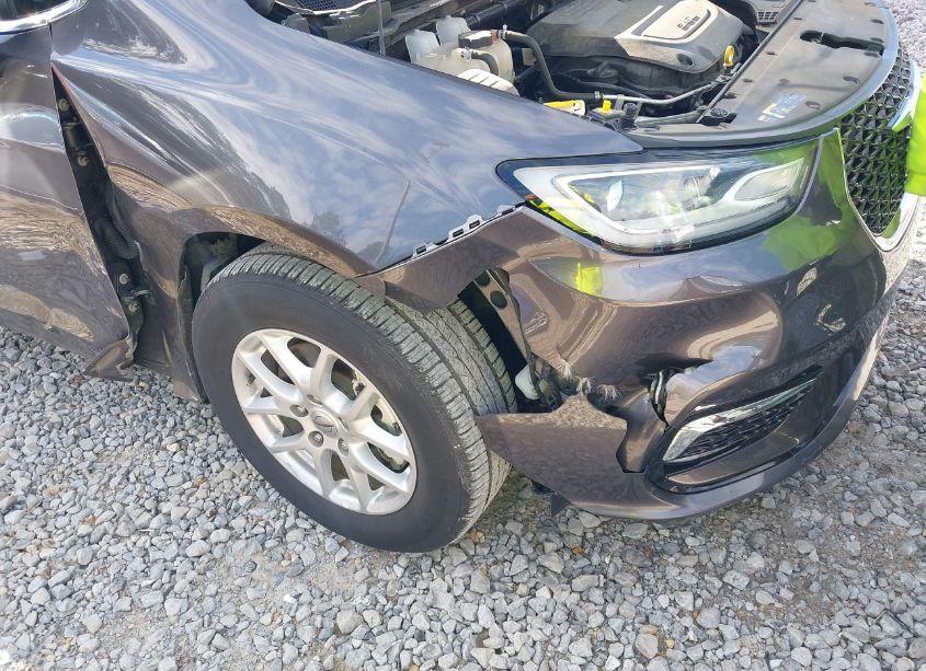 Photo 6 of 2022 Chrysler Pacifica TOURING L (VIN 2C4RC1BG4NR188923)