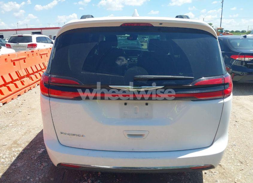 Photo 16 of 2022 Chrysler Pacifica TOURING L (VIN 2C4RC1BG4NR188999)