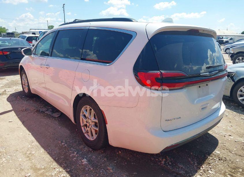Photo 3 of 2022 Chrysler Pacifica TOURING L (VIN 2C4RC1BG4NR188999)