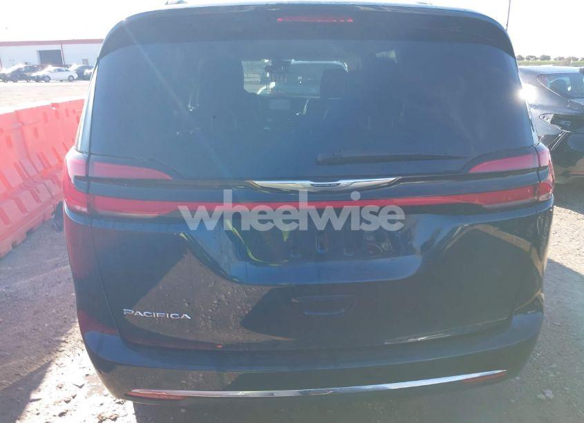 Photo 16 of 2022 Chrysler Pacifica TOURING L (VIN 2C4RC1BG4NR234069)