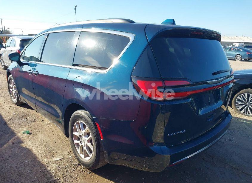 Photo 3 of 2022 Chrysler Pacifica TOURING L (VIN 2C4RC1BG4NR234069)