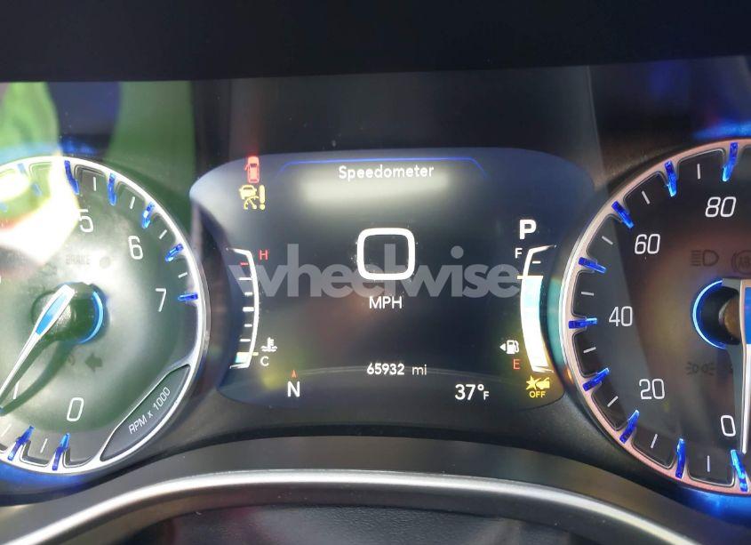 Photo 7 of 2022 Chrysler Pacifica TOURING L (VIN 2C4RC1BG4NR234069)