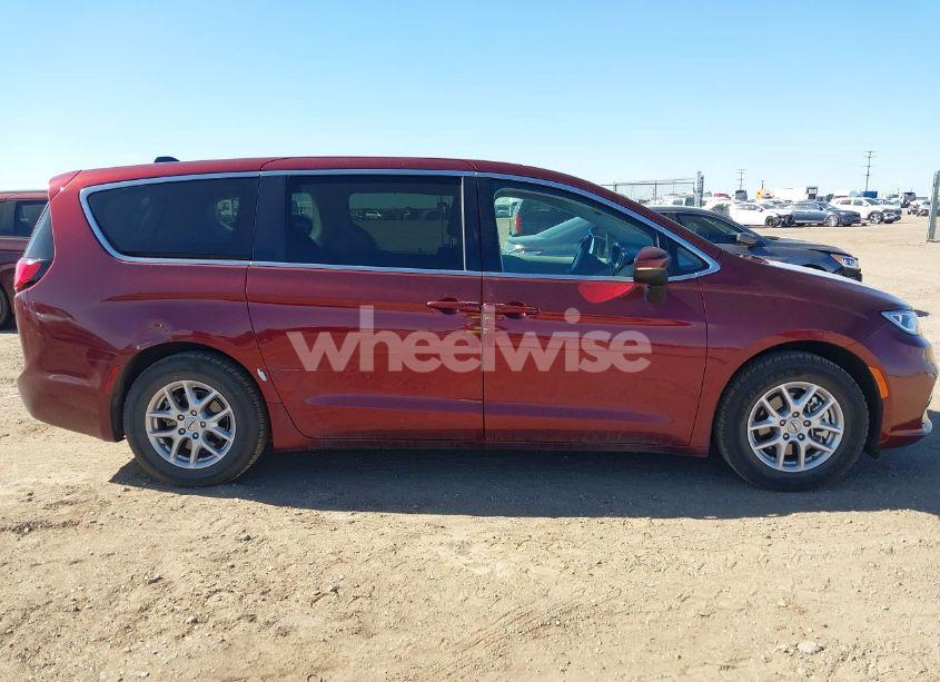 Photo 13 of 2023 Chrysler Pacifica TOURING L (VIN 2C4RC1BG4PR533404)