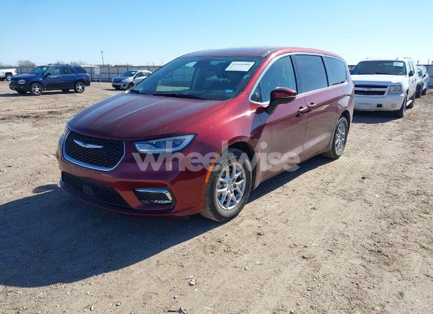 Photo 2 of 2023 Chrysler Pacifica TOURING L (VIN 2C4RC1BG4PR533404)