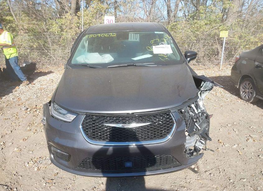 Photo 12 of 2023 Chrysler Pacifica TOURING L (VIN 2C4RC1BG4PR546556)