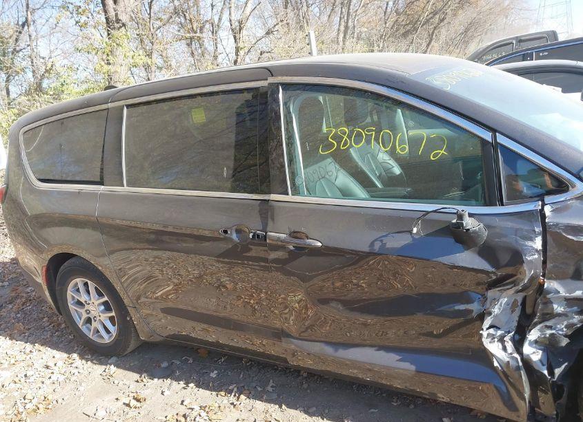 Photo 13 of 2023 Chrysler Pacifica TOURING L (VIN 2C4RC1BG4PR546556)