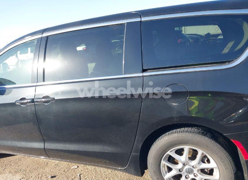 Photo 14 of 2023 Chrysler Pacifica TOURING L (VIN 2C4RC1BG4PR553054)