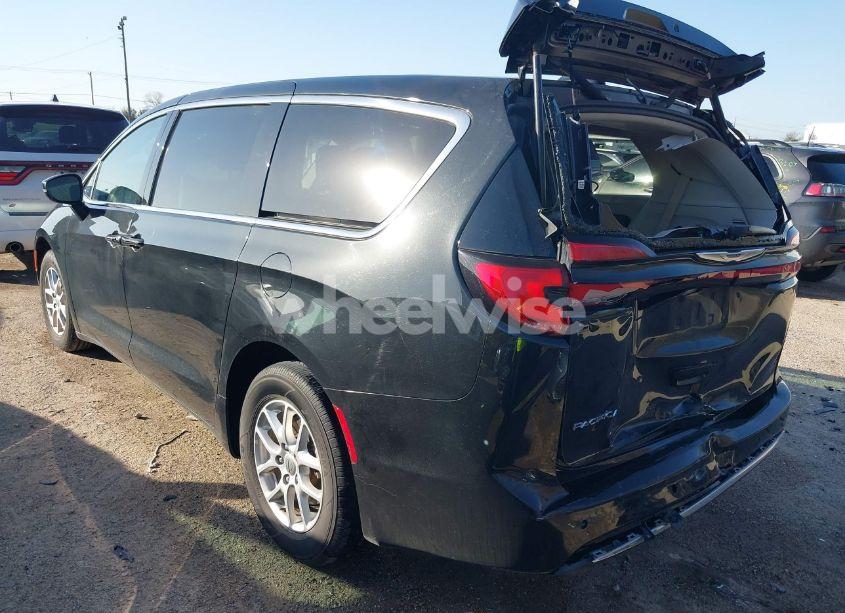 Photo 3 of 2023 Chrysler Pacifica TOURING L (VIN 2C4RC1BG4PR553054)