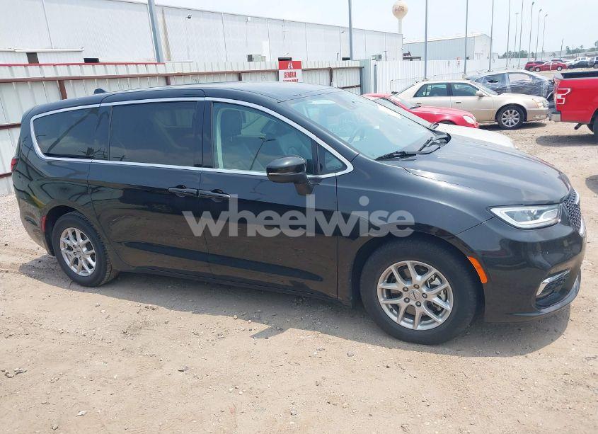 Photo 13 of 2023 Chrysler Pacifica TOURING L (VIN 2C4RC1BG4PR553460)