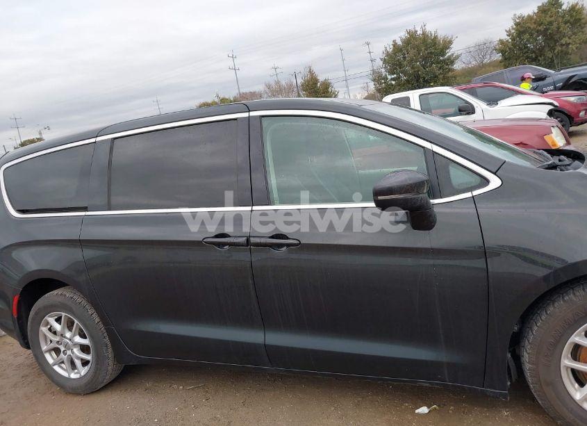 Photo 14 of 2023 Chrysler Pacifica TOURING L (VIN 2C4RC1BG4PR625354)