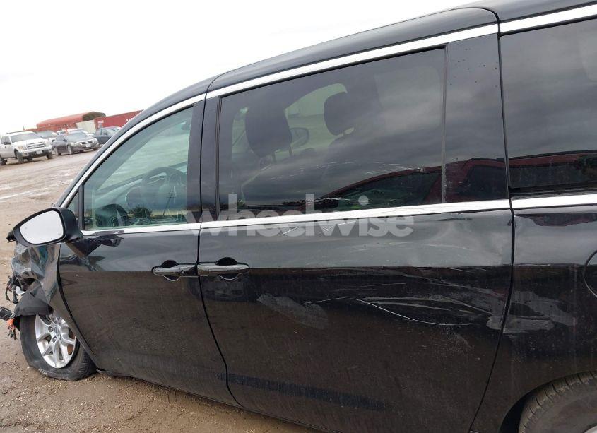 Photo 15 of 2023 Chrysler Pacifica TOURING L (VIN 2C4RC1BG4PR625354)